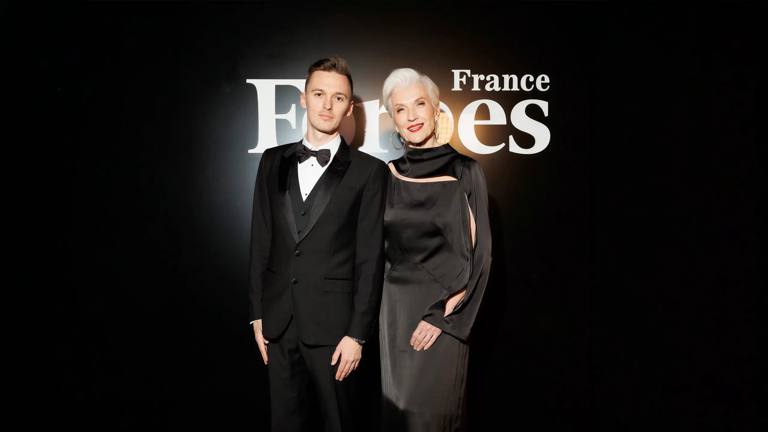Клиент Респолоджи с Мэй Маск на мероприятии Forbes France